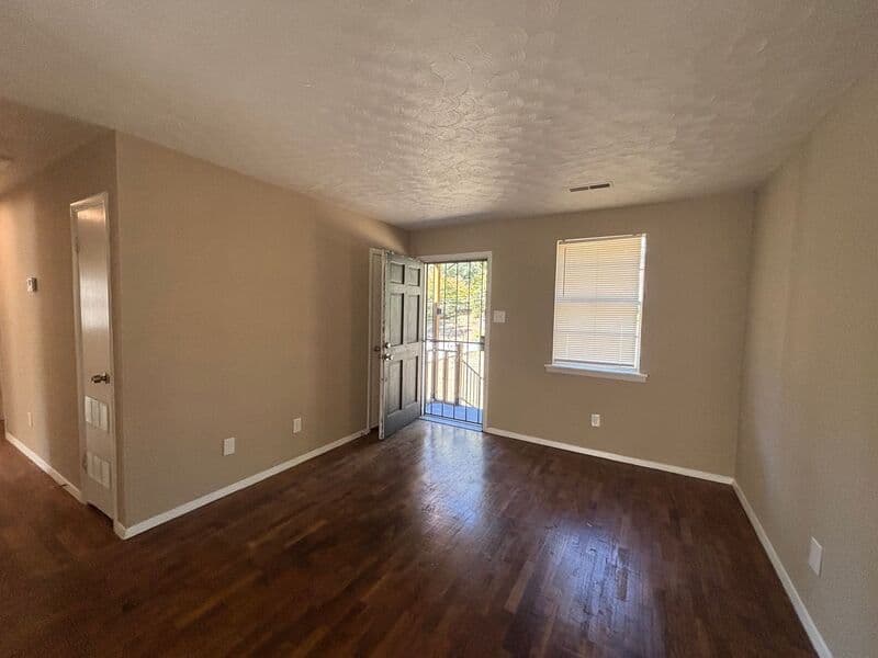 Memphis House: 2756 Windsor Pkwy