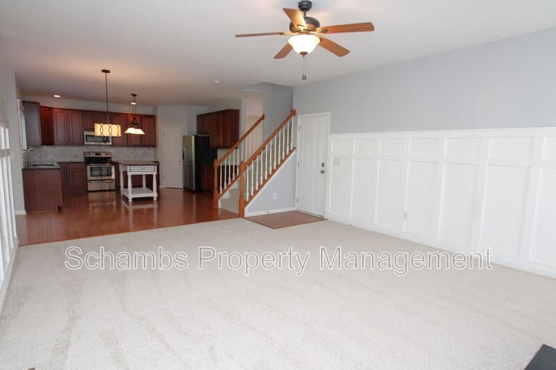 Holly Springs House: 208 Chieftain Dr