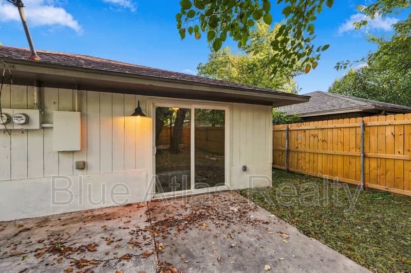 Arlington House: 116 Maple Street - A