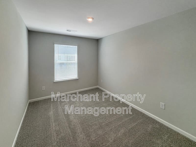 Greer Townhome: 154 Randwick Lane