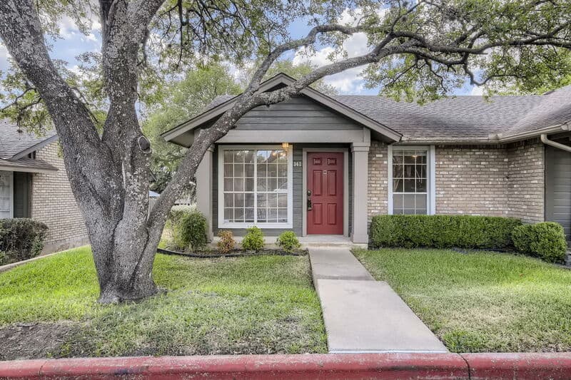 Austin Condo: 1015 E Yager Ln