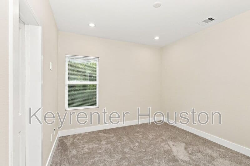 Houston House: 8316 Curry Rd.