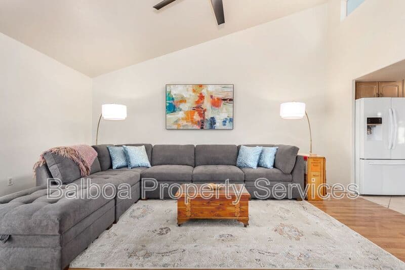 Mesa Condo: 220 N 22nd Pl