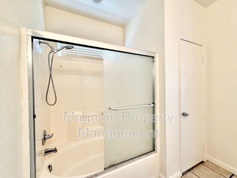 Menifee House: 33205 Gypsum St