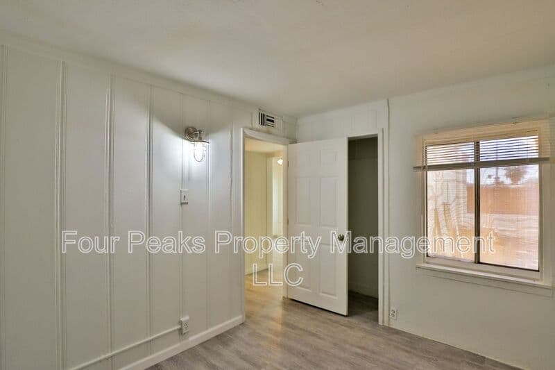 Phoenix House: 102 E. Hatcher Rd.