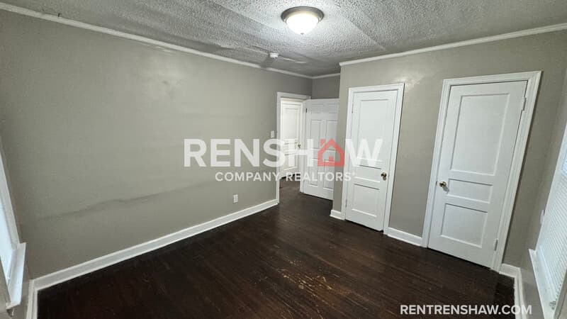 Memphis House: 1351 Salem St