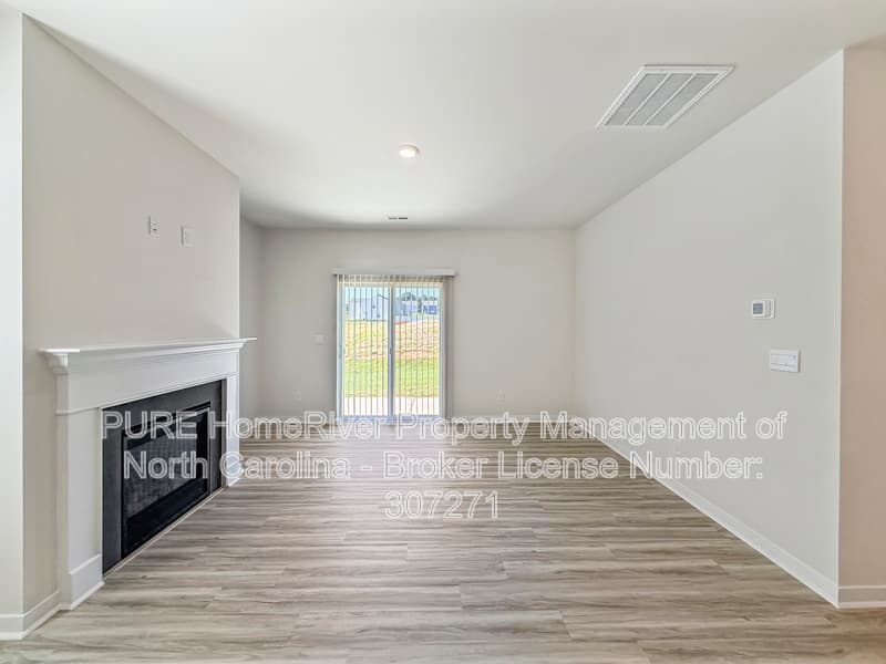Lincolnton House: 2809 Frances View Ln