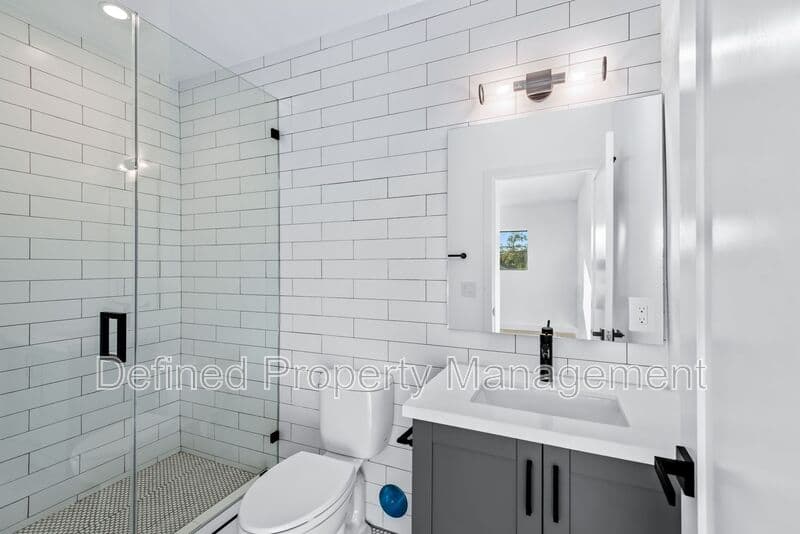 Los Angeles Condo: London 3415 - 3415 London Street Los Angeles, CA 90026