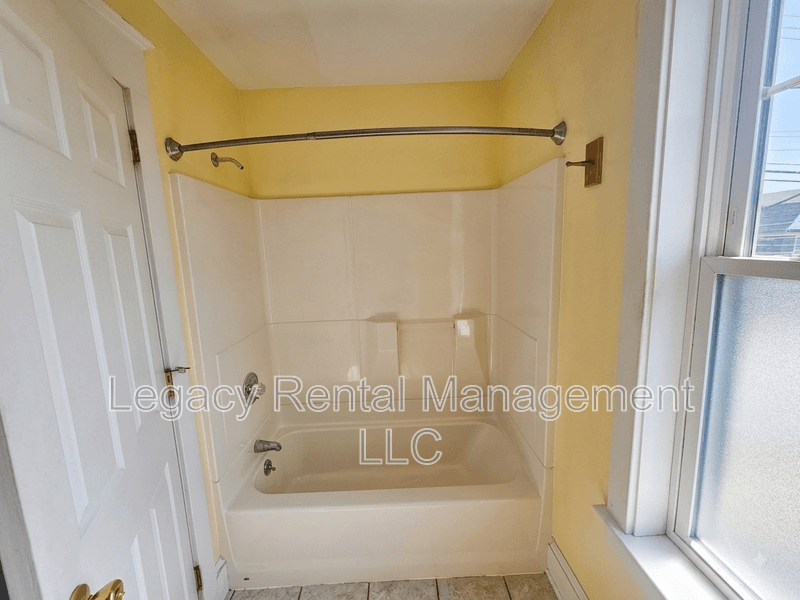 Plymouth Condo: 281 East Main Street - APT 5