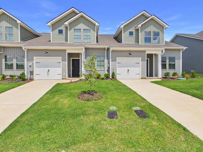 Huntsville House: 127 Wolfe Lane