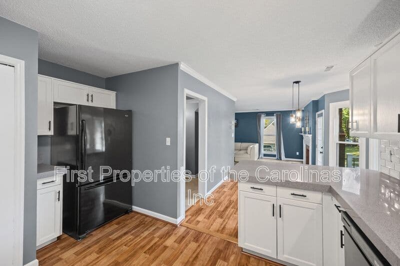 Charlote House: 612 Grays Creek