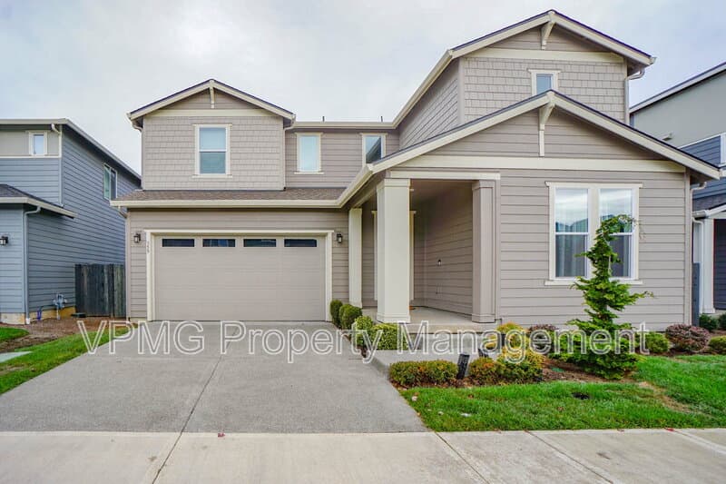 Washougal House: 359 W Koa St