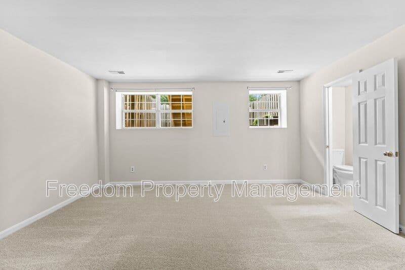 Manassas Townhome: 8644 Sanderling Dr