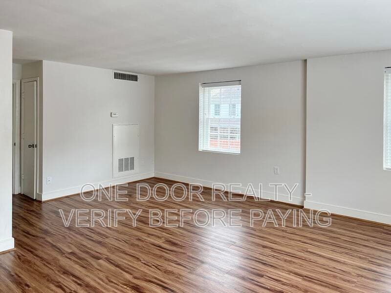 Williamsburg Condo: 732 Scotland Street