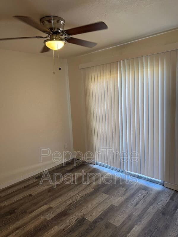 Coalinga Townhome: 720 E Elm Ave