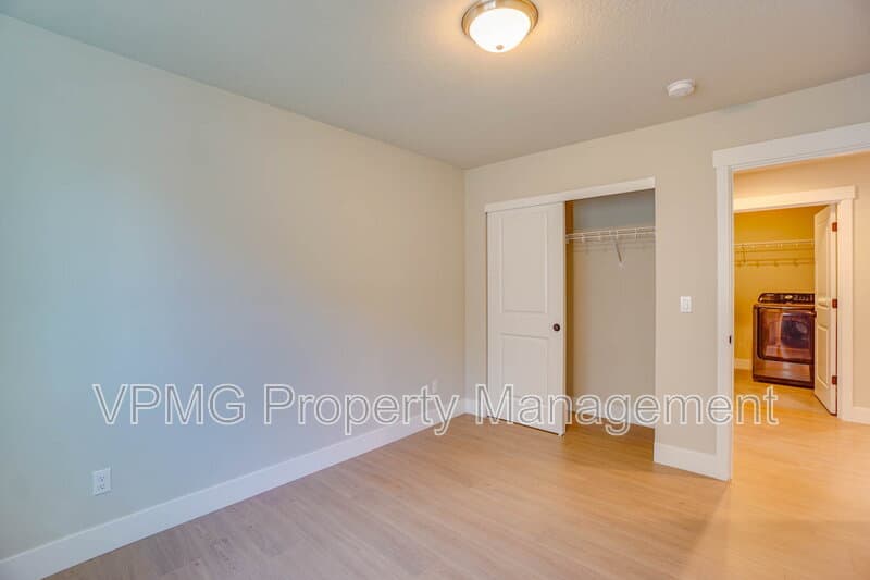 Vancouver House: 4225 NE 183rd St