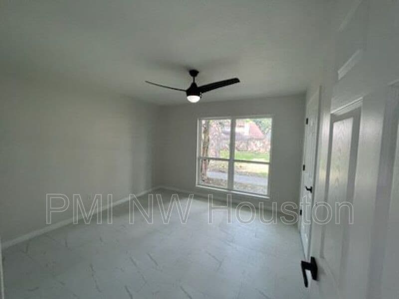 Houston Townhome: 2685 Gessner Rd
