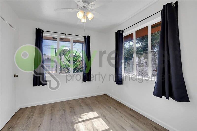 Sacramento House: 4806 Yosemite Avenue