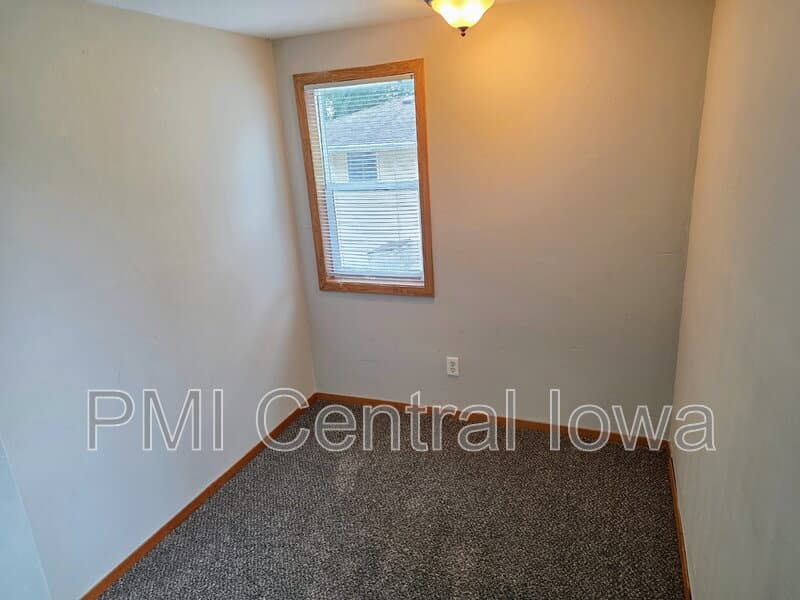 Des Moines Condo: 4131 55th Street