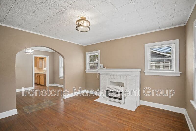 Tulsa House: 1412 S Florence Place