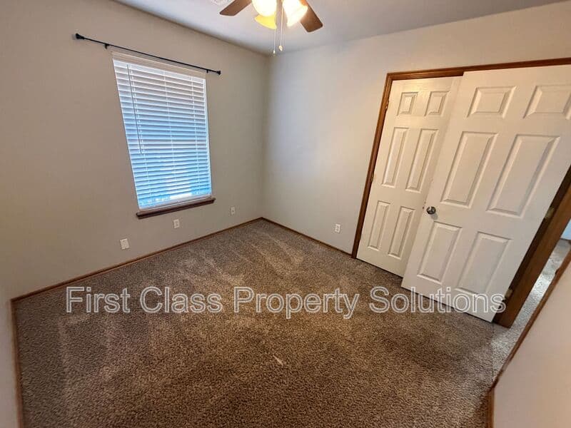 Yukon House: 12306 SW 13th St