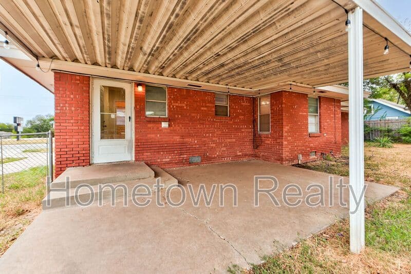 Oklahoma City House: 7201 S Walker Ave