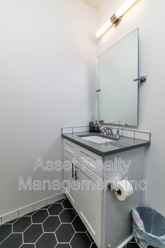 Alcoa Condo: 1110 Franck Street - 213
