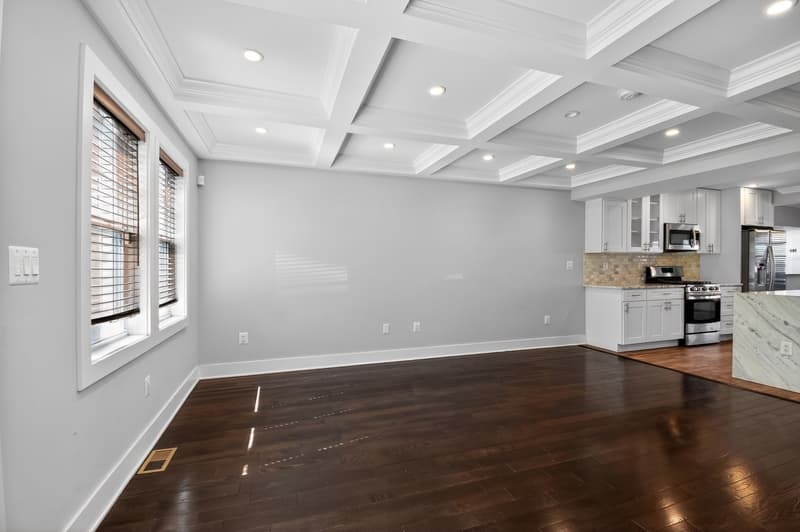 Washington House: 847 20th Street Northeast