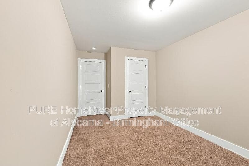 Gardendale House: 4257 Lochshire Lane