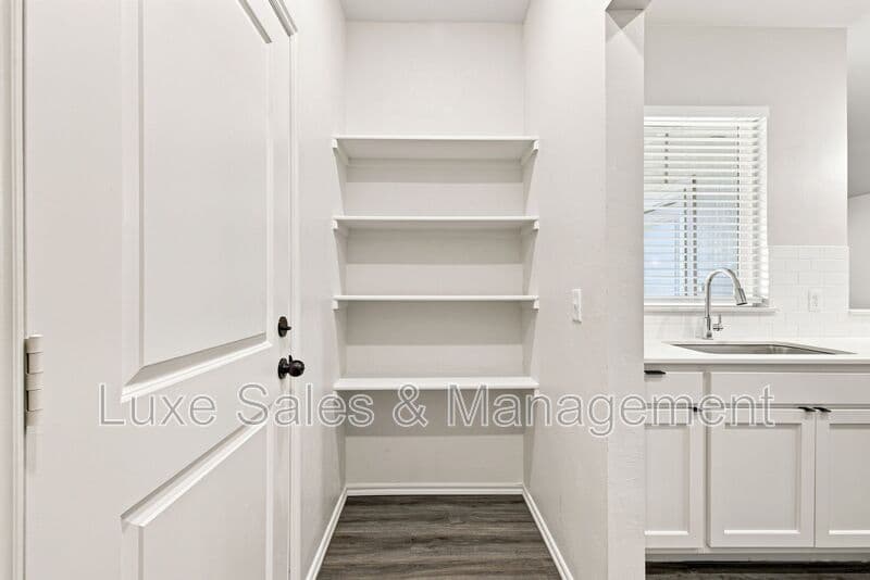 Okahoma City House: 10912 Oak Hollow Drive
