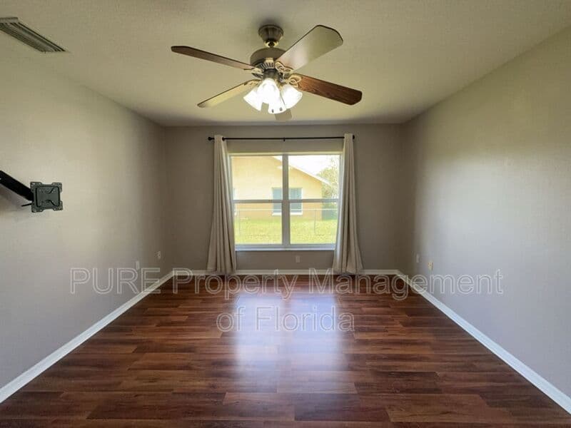 Ocala House: 645 NW 65th St