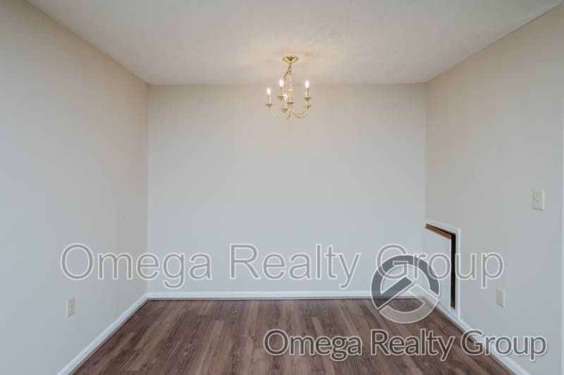 Jemison Condo: 156 Patton St W