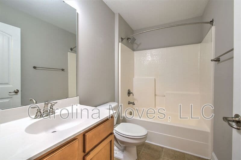 Spartanburg House: 836 Bayshore Lane