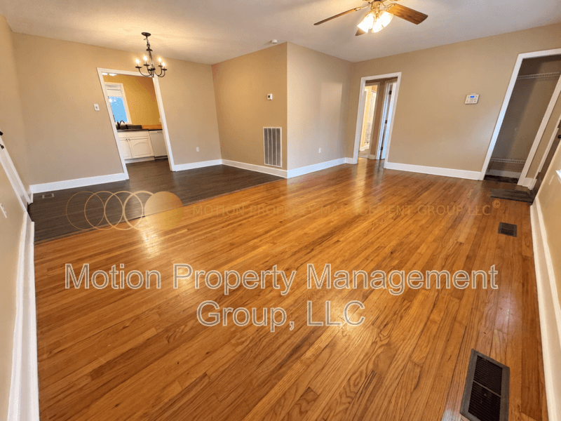 Cleveland House: 1205 Fairway Dr SW