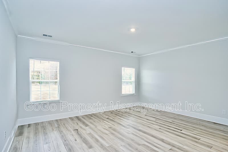 Greenville House: 114 Horace Court Drive
