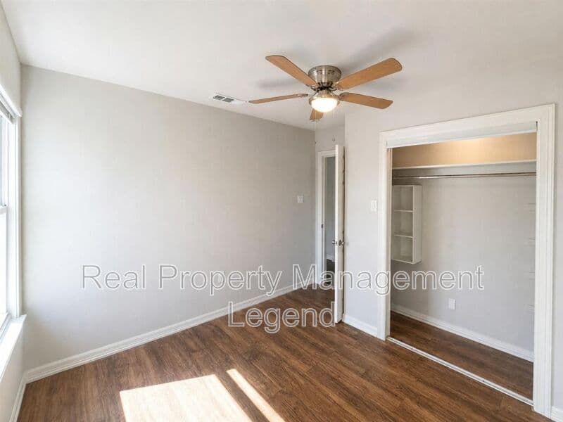 Dallas House: 1931 Berkley Ave
