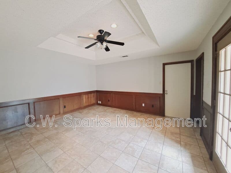 Dallas House: 3917 Saint Christopher Lane