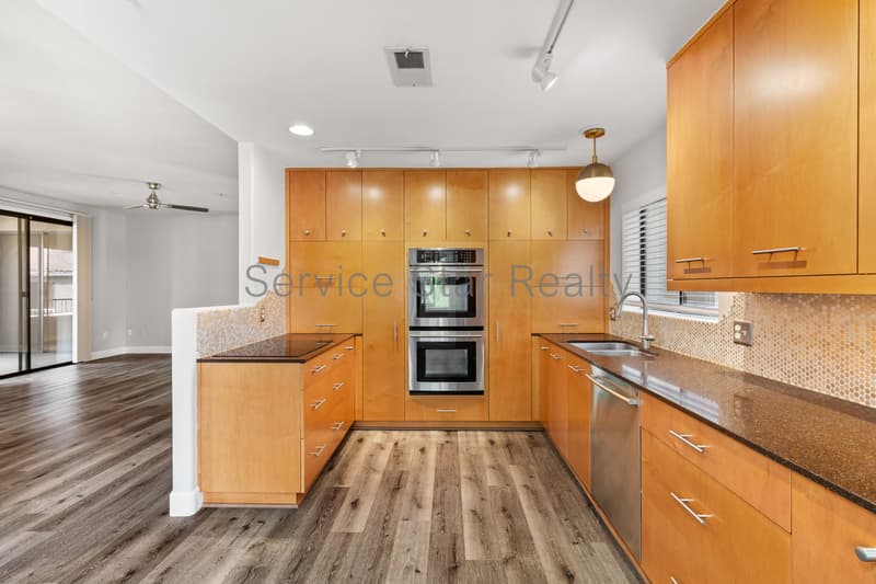 Scottsdale House: 15252 N 100th St
