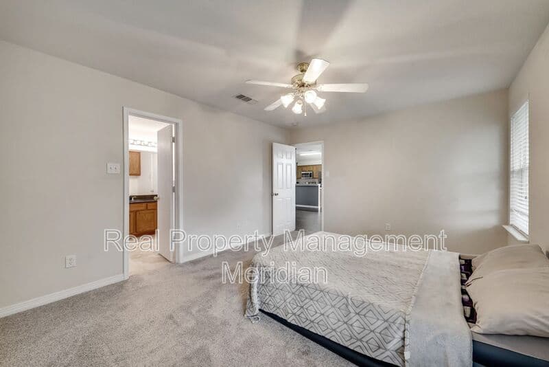 Blue Mound House: 10505 Braewood Dr