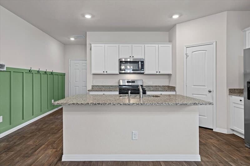 Manor House: 20221 Heinrich Lane
