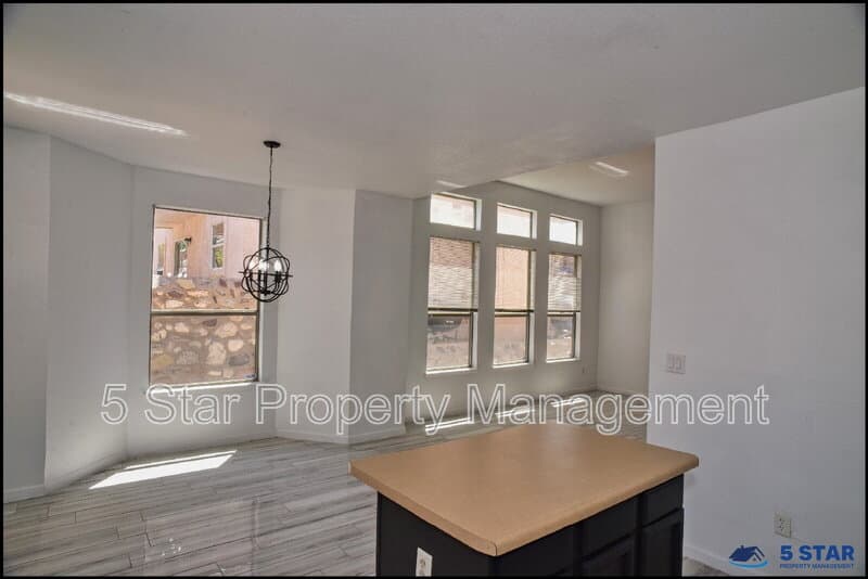 El Paso House: 7959 Morning Dawn Avenue !!