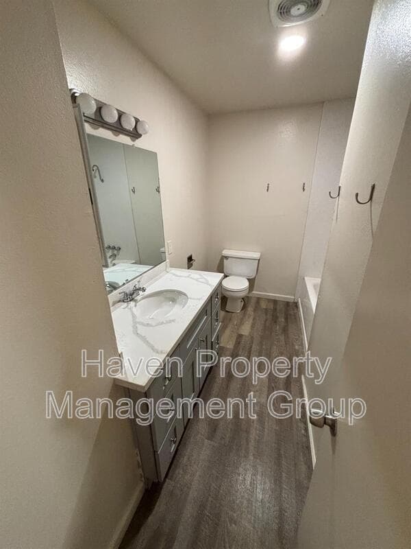 Modesto Condo: 816 Clementa Way
