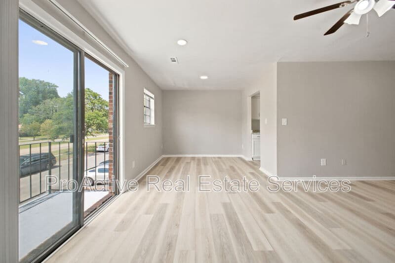 Norfolk Condo: 5385 E. Princess Anne Rd