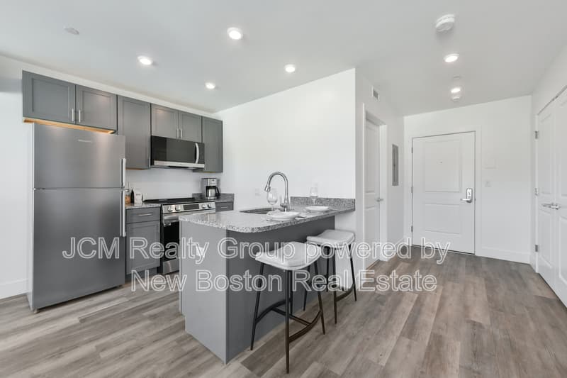 Lynn Condo: 585 Essex Street