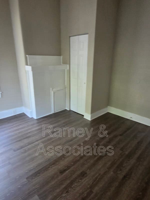Louisville House: 4106 S 2nd Street