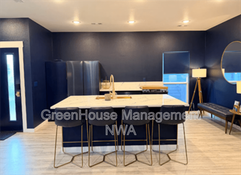 Bentonville House: 1041 Ventnor Ave