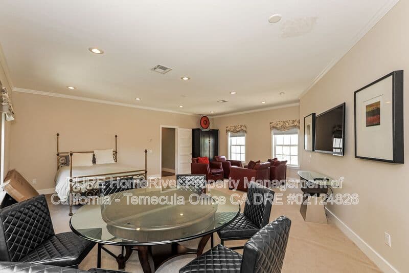 Murrieta House: 36475 Avenida La Cresta