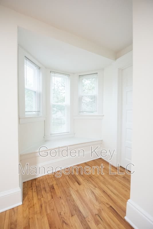 North Olmsted Condo: 5195 Dover Center Road - 2