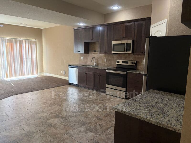 Kansas City House: 3929 NW 94th St