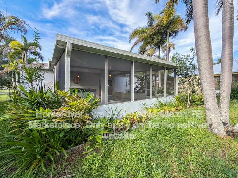Port Saint Lucie House: 501 SW Deer Run